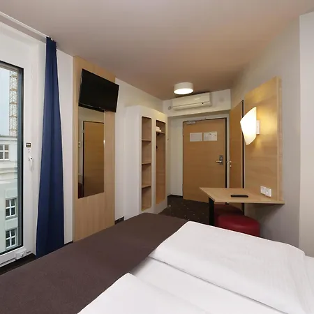 Berlin-alexanderplatz 3* Berlín