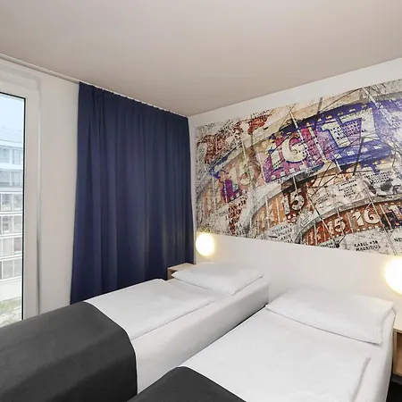 Berlin-alexanderplatz 3*